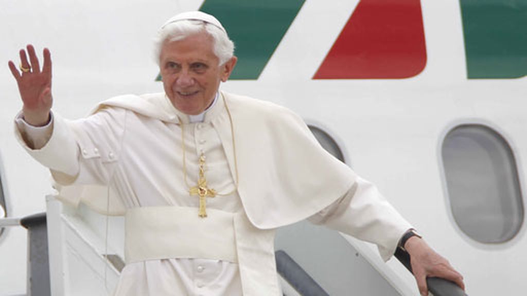 Benedicto XVI llega a Barajas