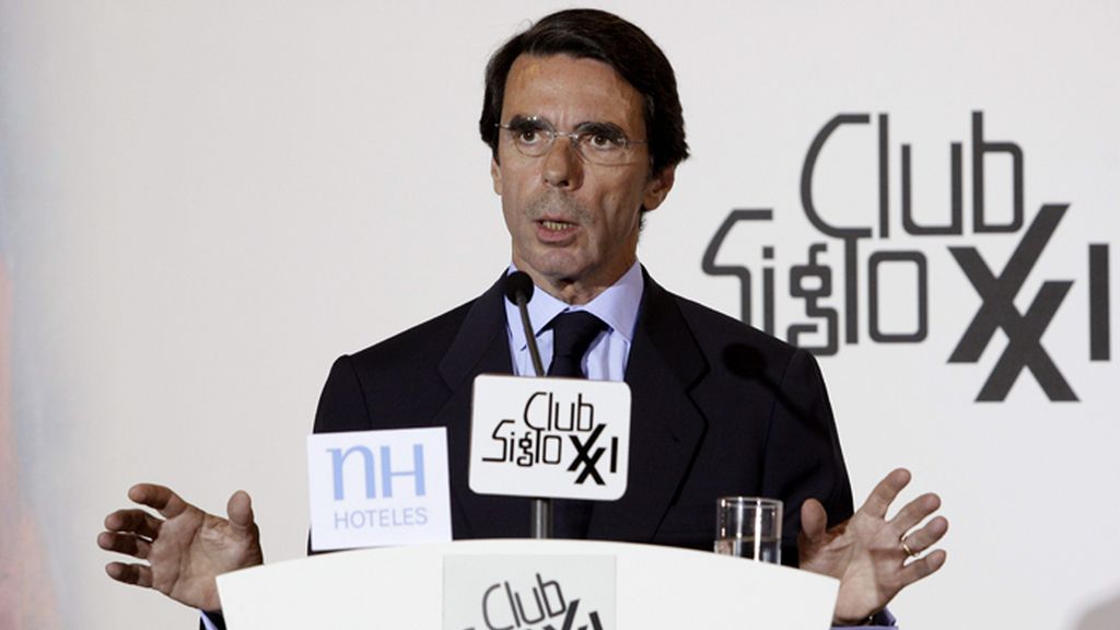 Aznar, apoyado por el Gobierno en una conferencia