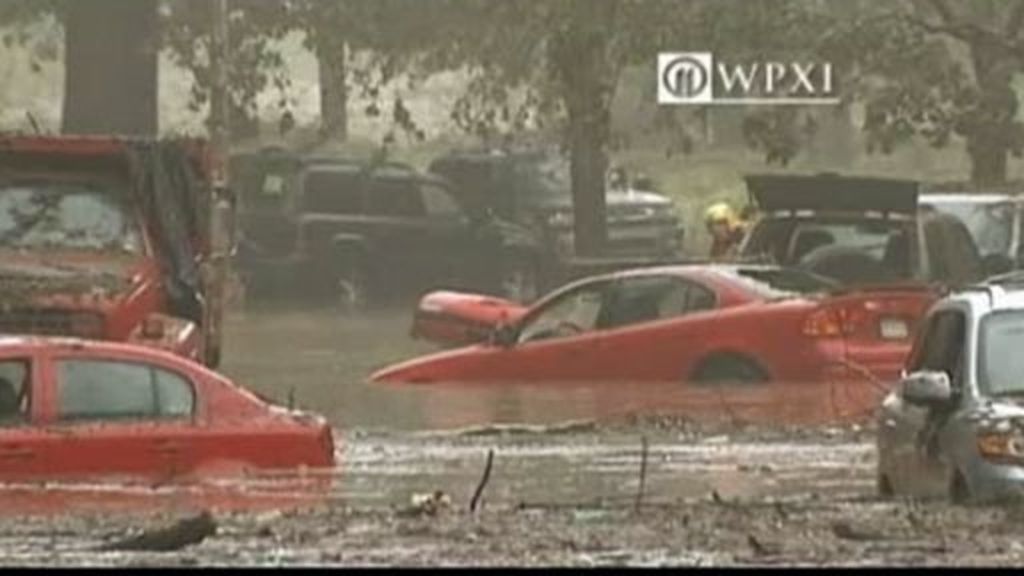 Las lluvias torrenciales dejan a decenas de conductores atrapados en Pensilvania