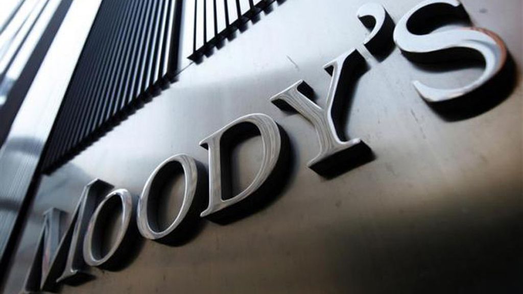 Moody's deja a casi todos los bancos españoles al nivel de bono basura