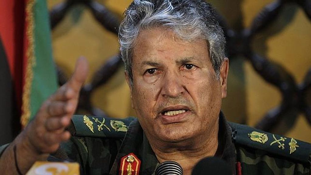 Asesinan al jefe del Estado Mayor de los rebeldes libios