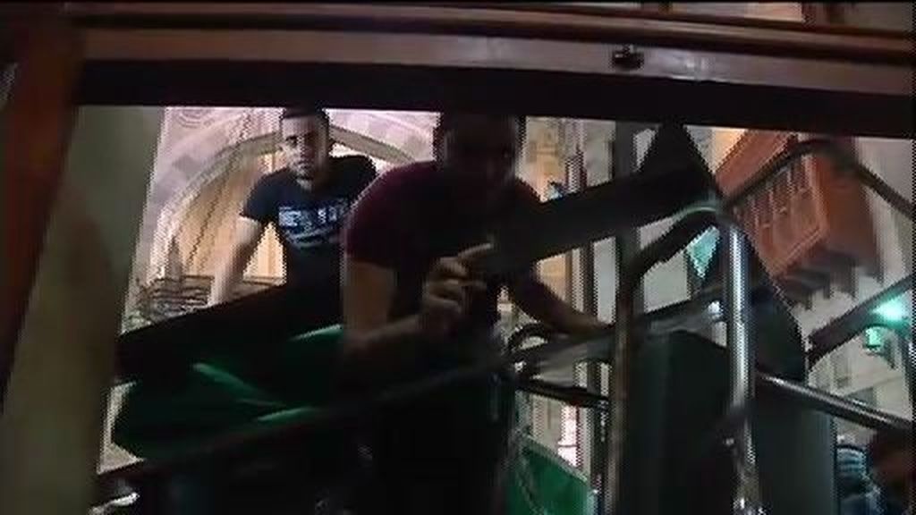 El Gobierno egipcio desaloja la mezquita controlada por los Hermanos Musulmanes