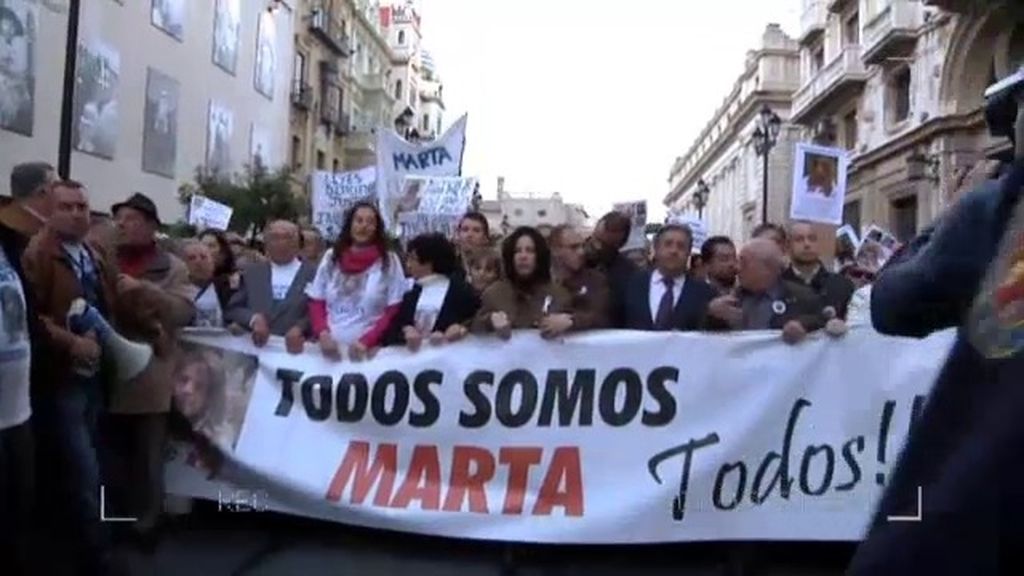 La policía, en la manifestación por Marta del Castillo