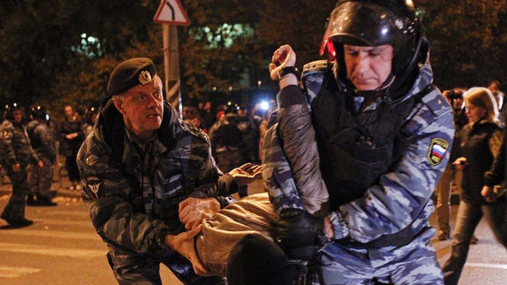 Una manifestación contra un inmigrante acaba con 380 detenidos en Moscú