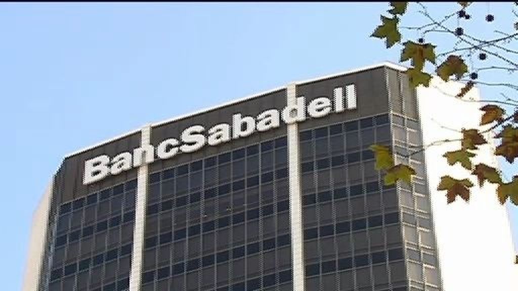La CAM cerrará 300 oficinas tras su adjudicación a Banco Sabadell