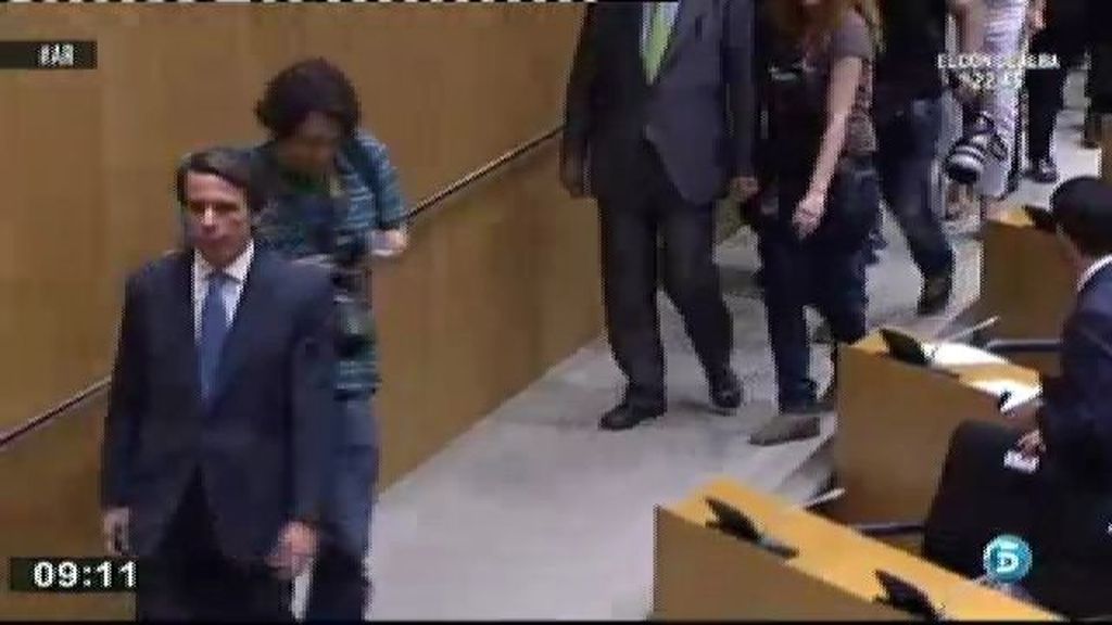 Aznar, solo en su primera comparecencia tras sus polémicas declaraciones