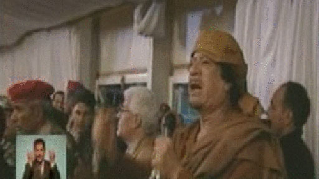 Gadafi se hace fuerte