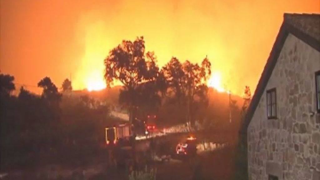 Un incendio calcina 1.000 hectáreas en el municipio pontevedrés de Oia