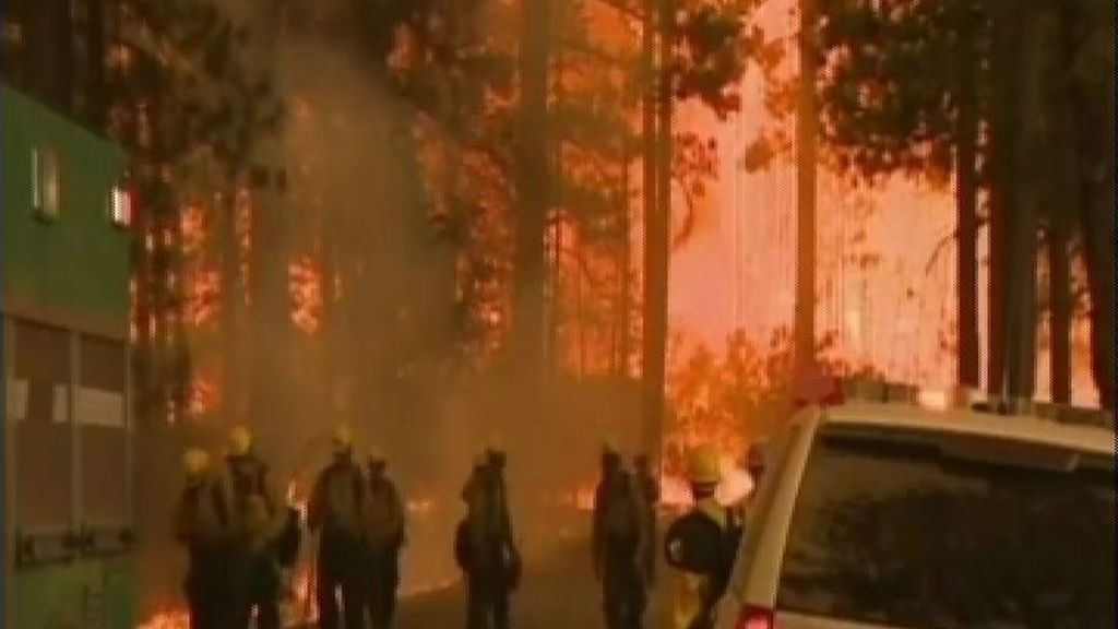 El fuego avanza y devora más de 54.000 hectáreas del parque de Yosemite