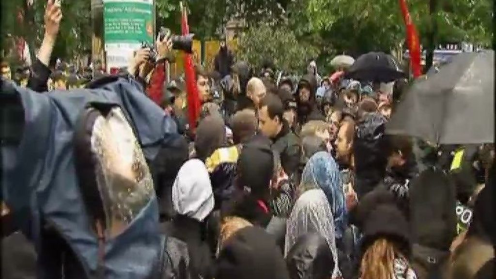 Gigantesco bloqueo al BCE contra los recortes