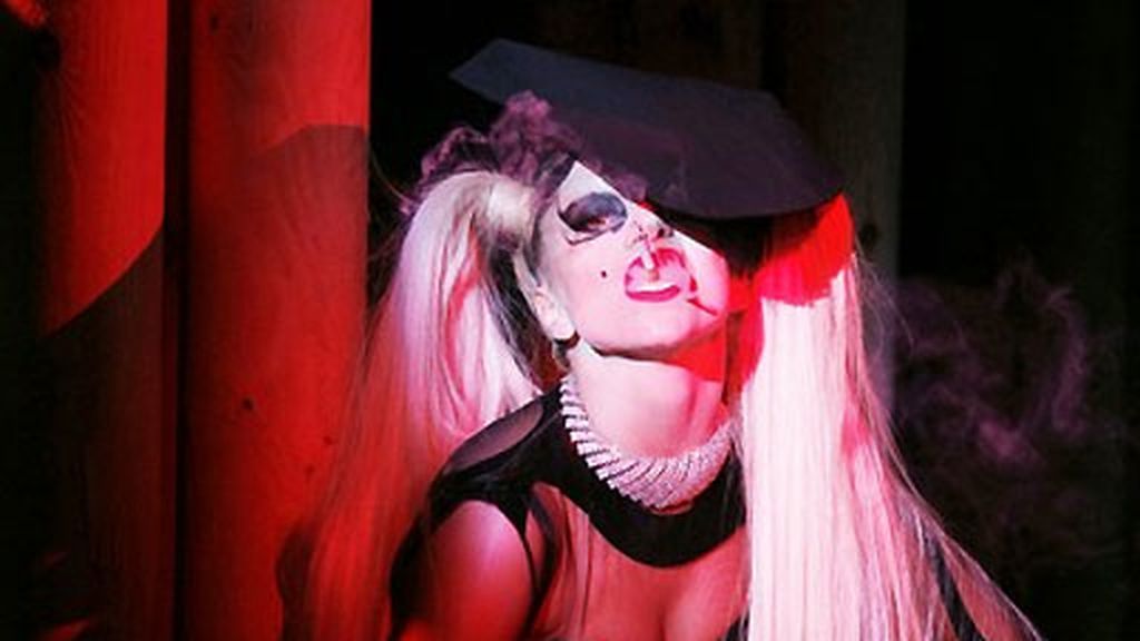 Lady Gaga debuta como modelo