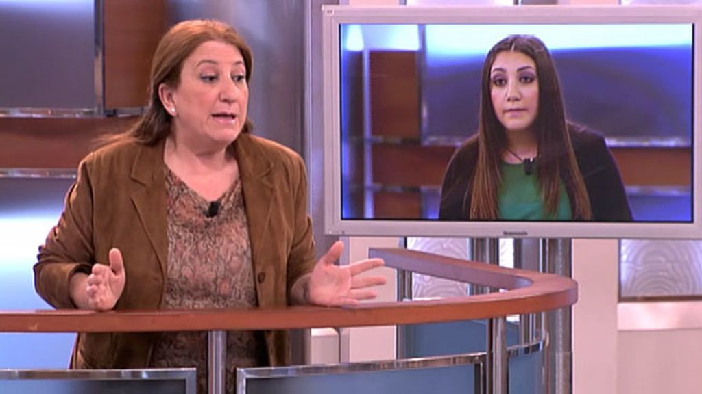 Cristina pide a su madre que cumpla su promesa y le deje regresar a España