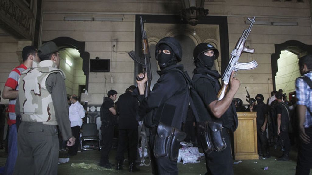 El Gobierno egipcio prohíbe las milicias vecinales para evitar las prácticas ilegales