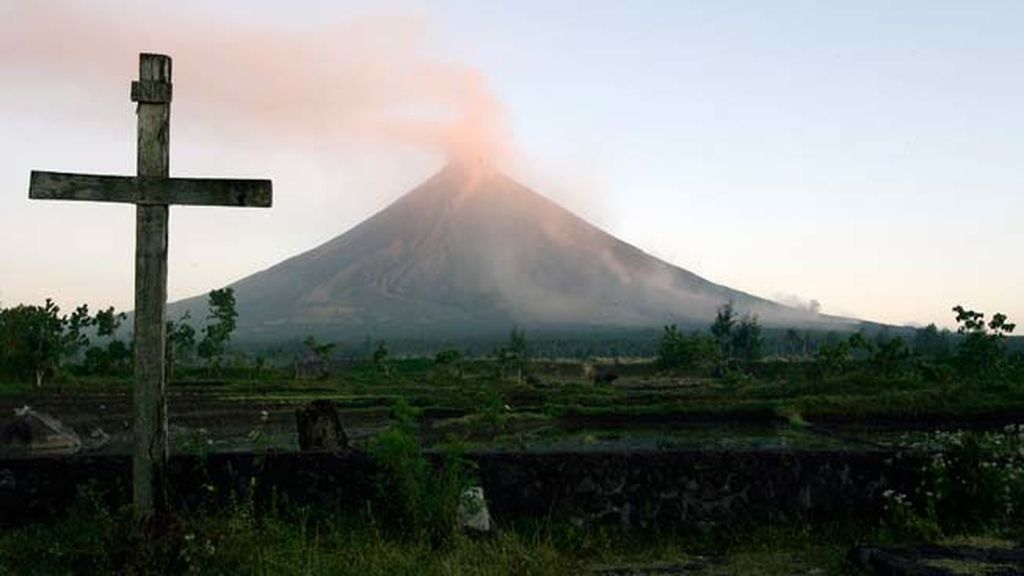 Un español entre los cinco muertos por el volcán Mayon en Filipinas