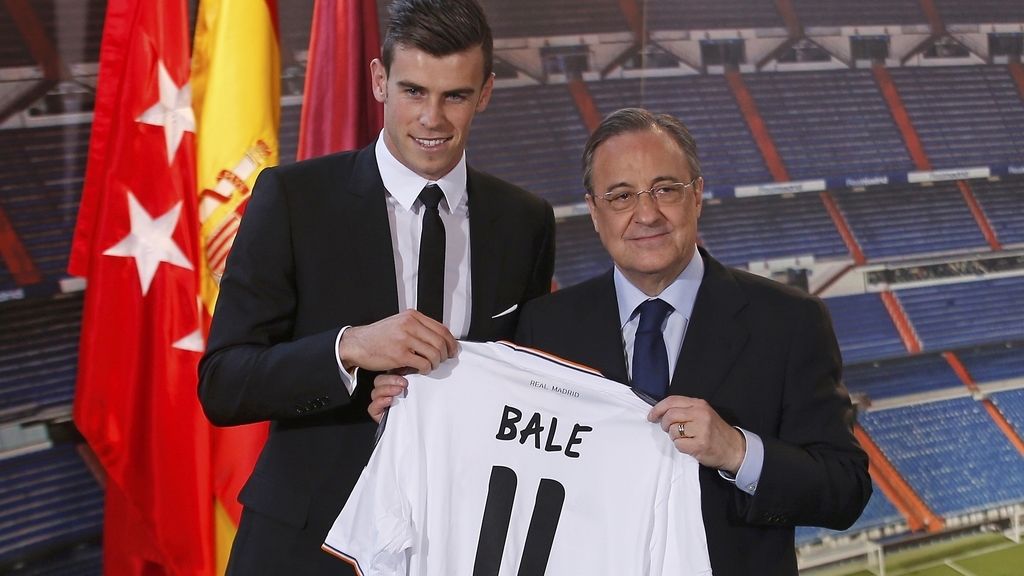 Florentino y Bale posan con el dorsal 11