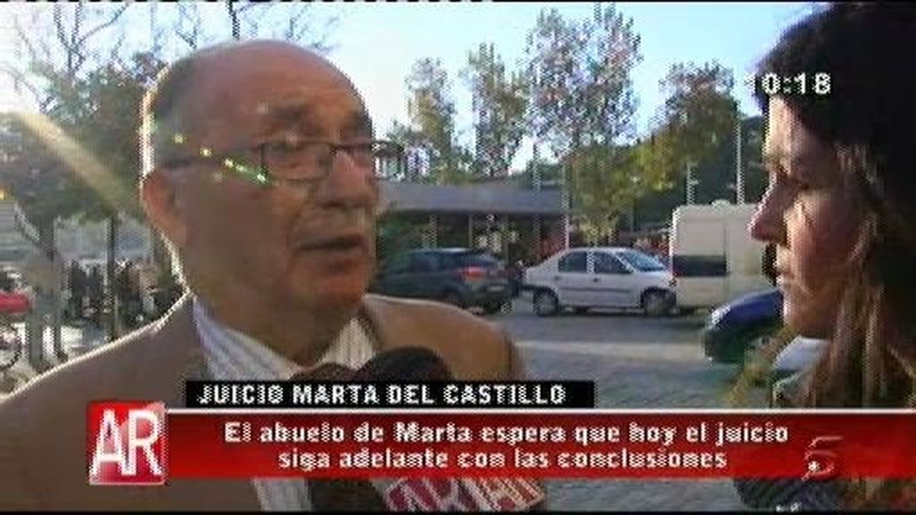 "A ver si alguno quiere decir dónde está Marta" "A ver si alguno quiere decir dónde está Marta"