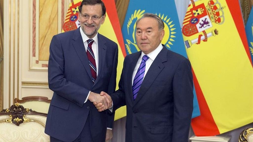 Rajoy busca acuerdos empresariales en Kazajistán y Japón