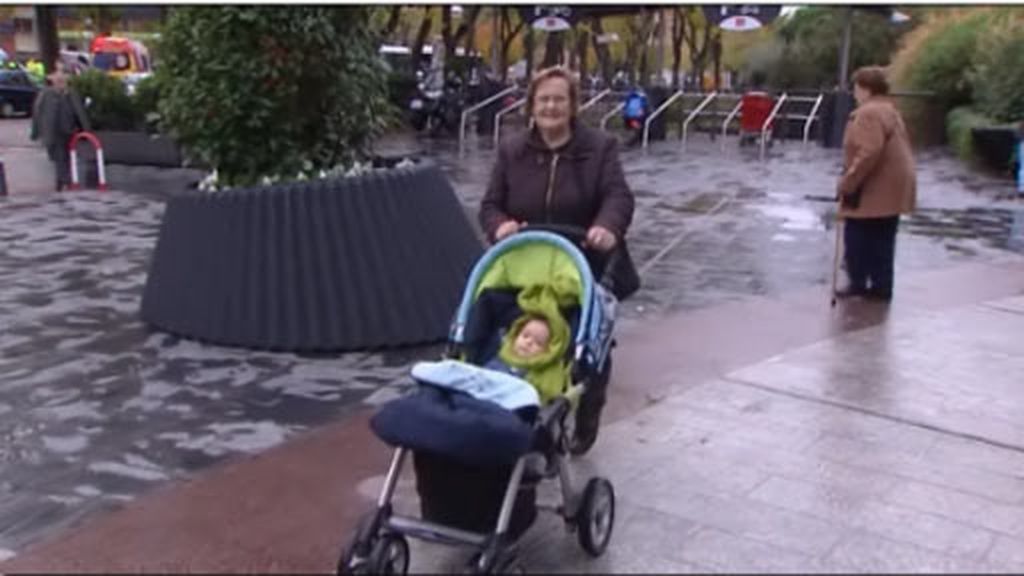 Más de la mitad de los abuelos cuidan de sus nietos todos los días