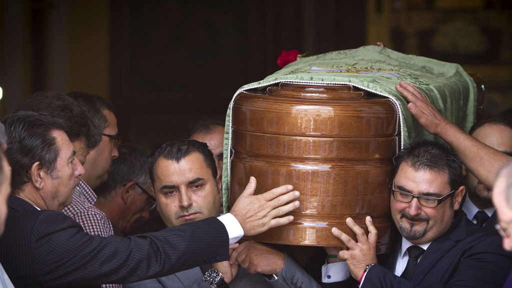 Emotivas despedidas en los funerales de los fallecidos por la tragedia en Angrois