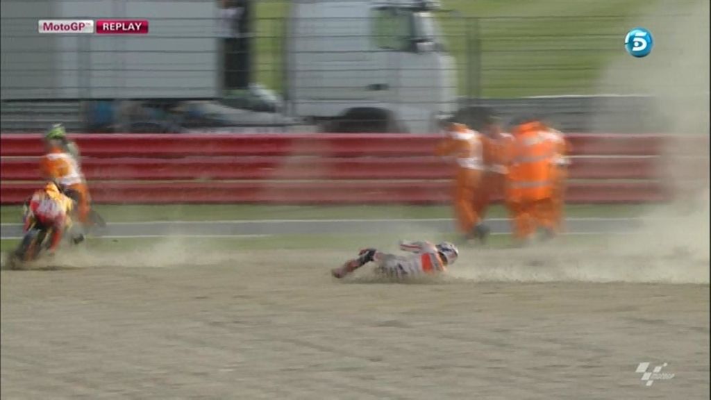 Así fue la brutal caída de Marc Márquez en el Warm Up de Silverstone