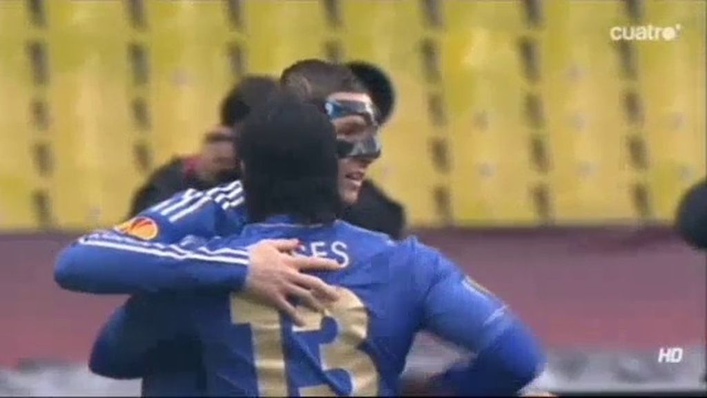 Torres adelanta al Chelsea en Rusia