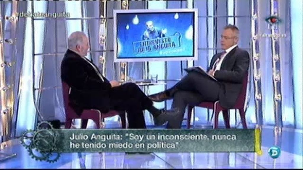 Julio Anguita: "España se construyó sobre el turismo y el pelotazo inmobiliario"