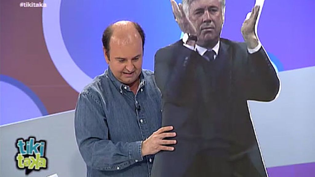 Pulido le regala un Ancelotti de cartón a Juanma Rodríguez