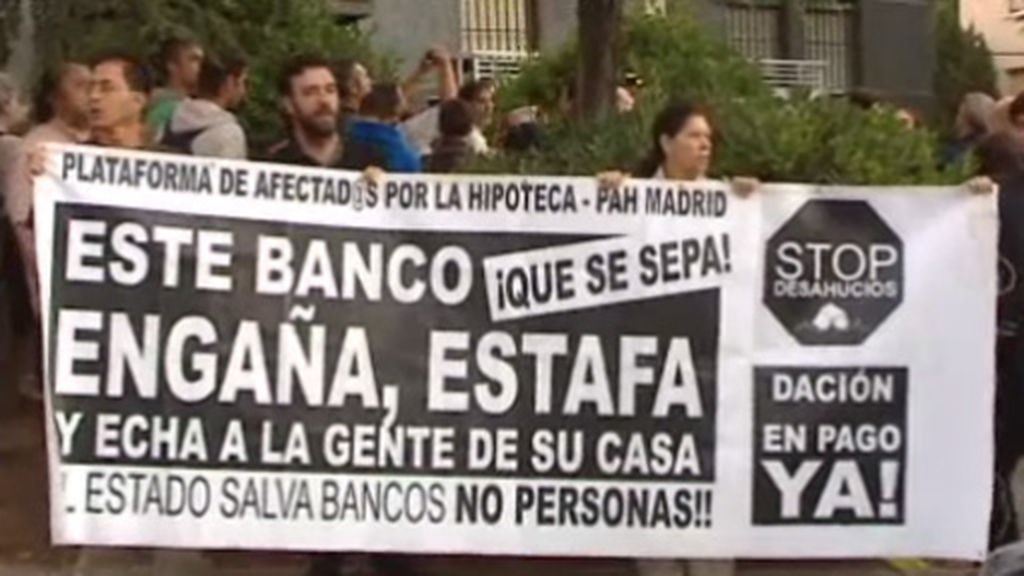 La presión social impide otro desahucio por impago de hipoteca en Madrid