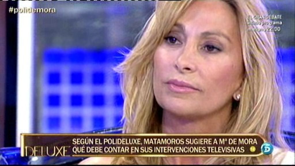 María Patiño pregunta a María de Mora con quién tenía una acalorada conversación