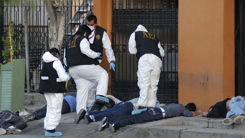 Hallan seis nuevos cadáveres en Monterrey