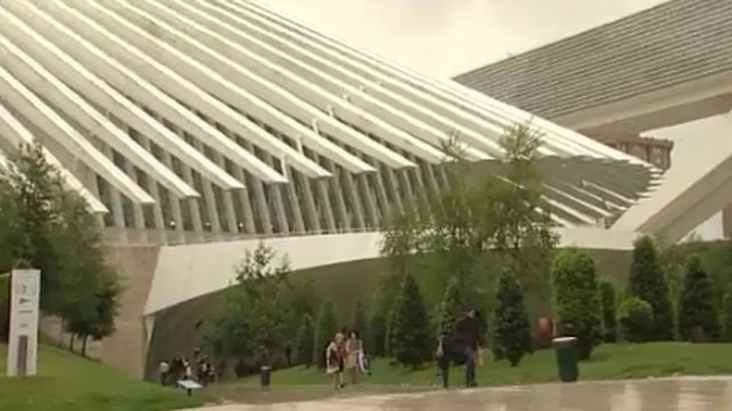 Calatrava tendrá que pagar tres millones de euros por los fallos en el edificio de Oviedo