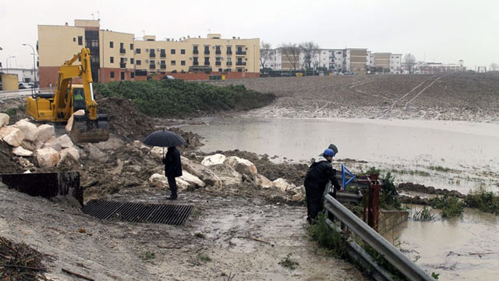 Cien familias desalojadas por las fuertes lluvias en Jaén