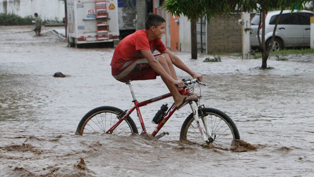 El huracán Jova se cobra sus primeras víctimas mortales en México