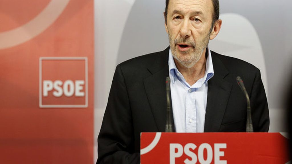 Rubalcaba intenta poner orden en el PSOE