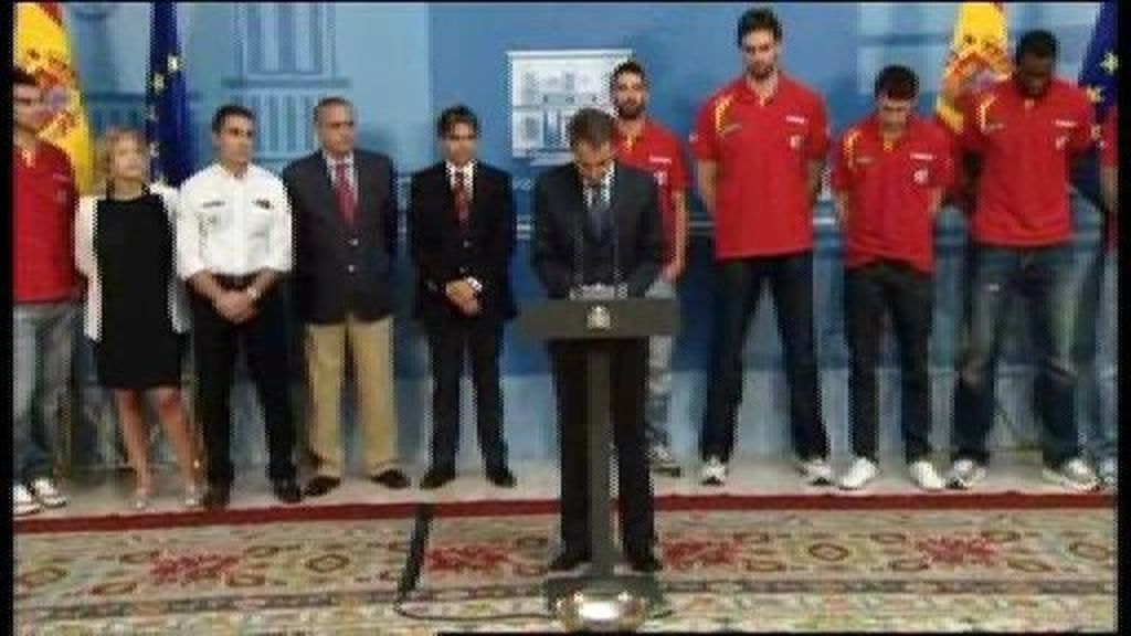 Zapatero recibe a los bicampeones de Europa de baloncesto