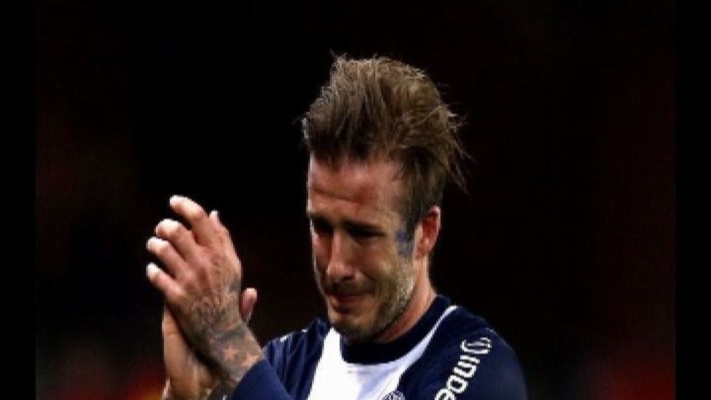 Beckham dice adiós entre lágrimas