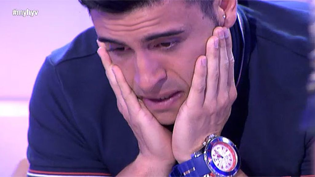 Noel llora por la traición de un amigo