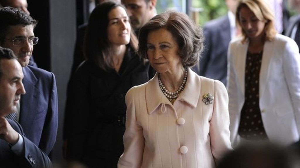 Pilar Eyre: "Doña Sofía cometió el error de enamorarse de un Borbón y eso llevar una carga para toda la vida"