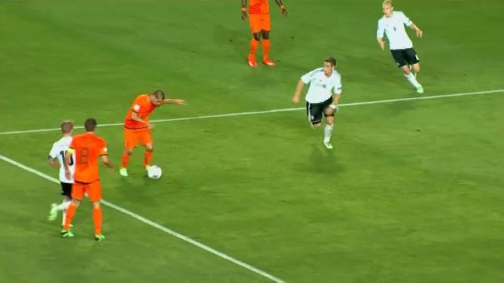 Gol: Holanda 1-0 Alemania (min. 24)