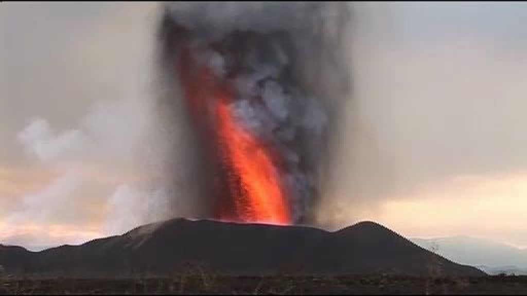 Crece la intensidad del volcán más activo de Africa