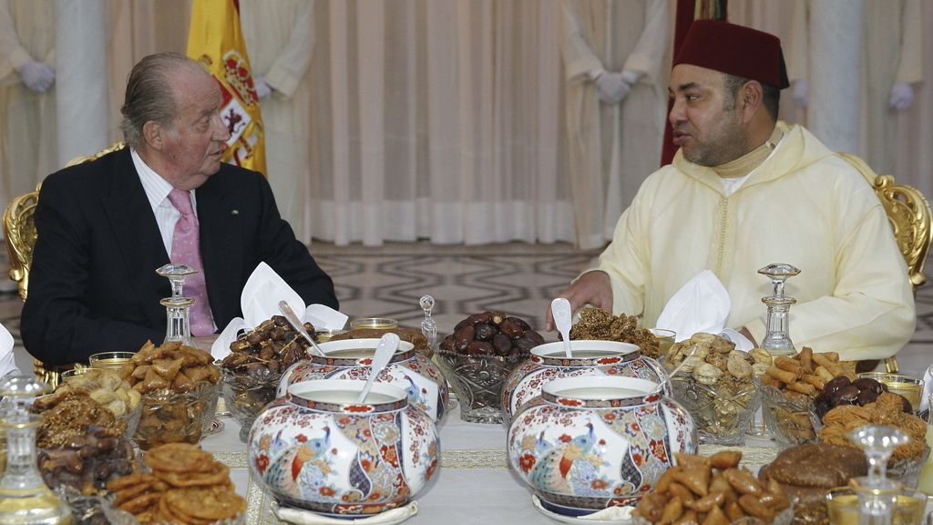 Una gran cena pone fin a la jornada más económica de la visita de Don Juan Carlos a Rabat