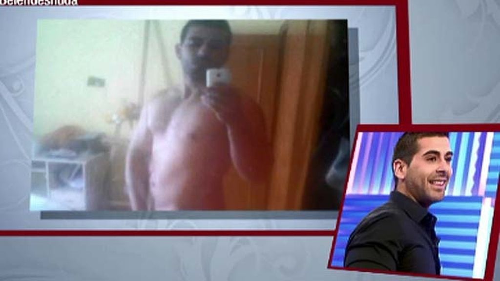 Peri también se desnuda