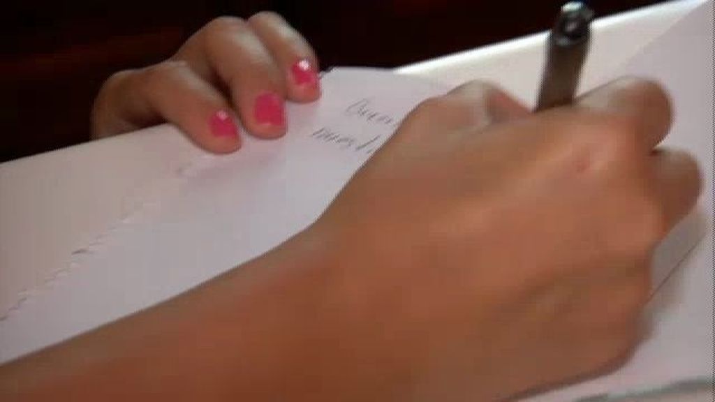 Maica y Arantxa le esbriben una carta a Luis