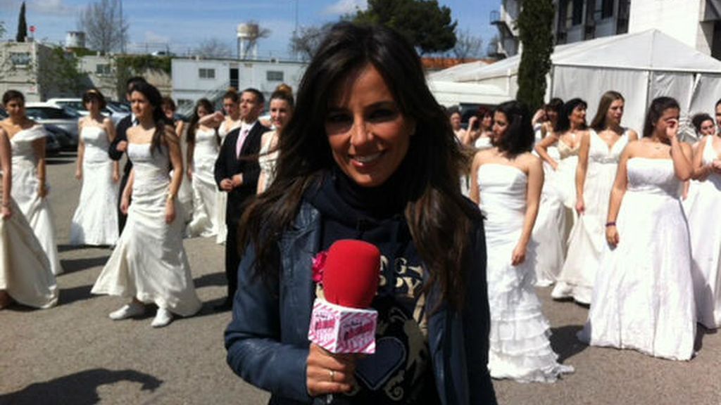 Carmen Alcayde ensaya el 'flashmob' de la primera boda de Sálvame