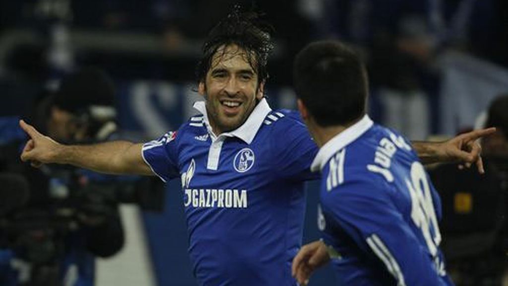 Raúl, primero de España y quinto de Alemania