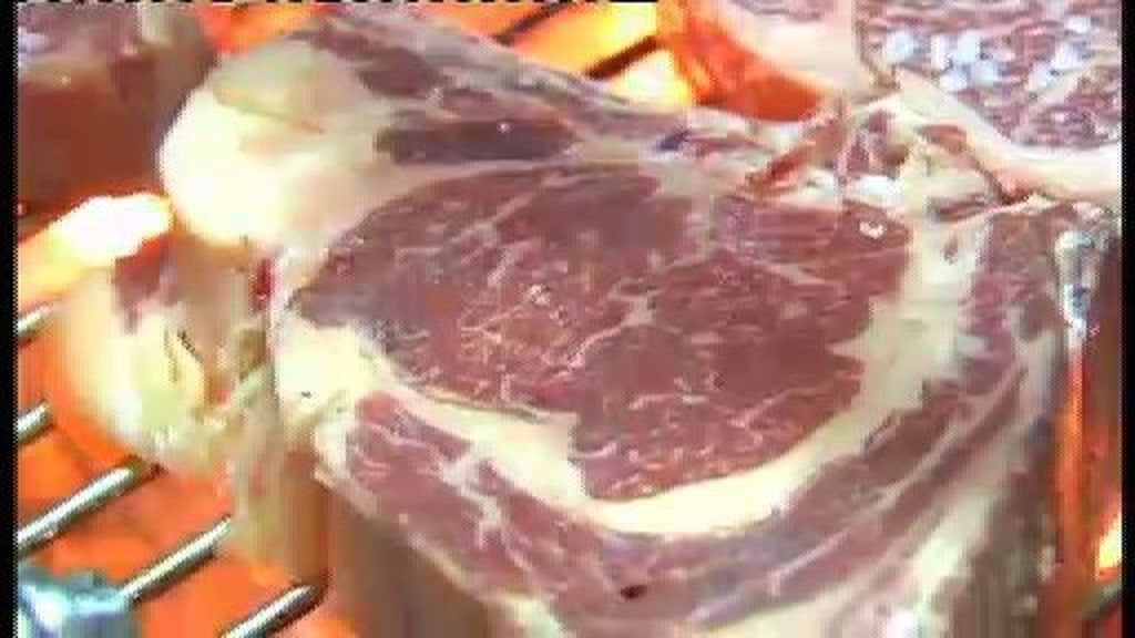 Comer más carne roja de la recomendada tiene sus riesgos