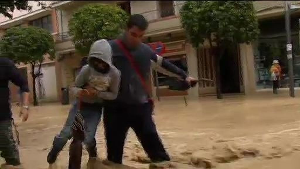 El río Argamasilla inunda casi la mitad de las casas de Écija