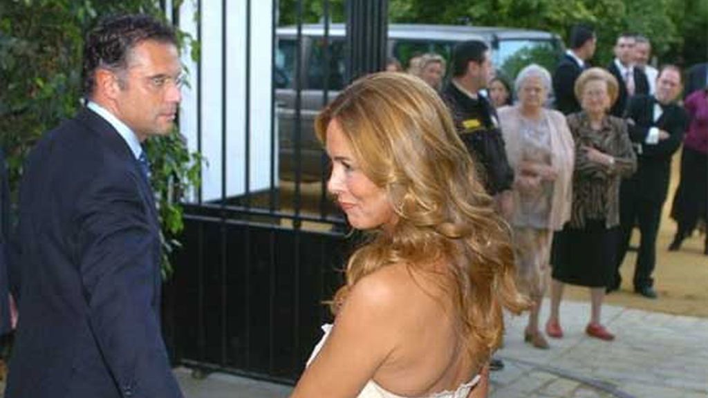 Alberto Martín acudirá a su casa con un notario para comprobar si Lydia Bosch se ha llevado los enseres