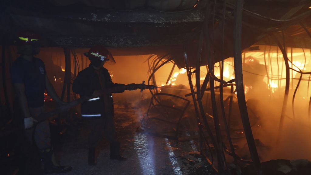 Un incendio en una fábrica de Bangladesh deja 9 muertos