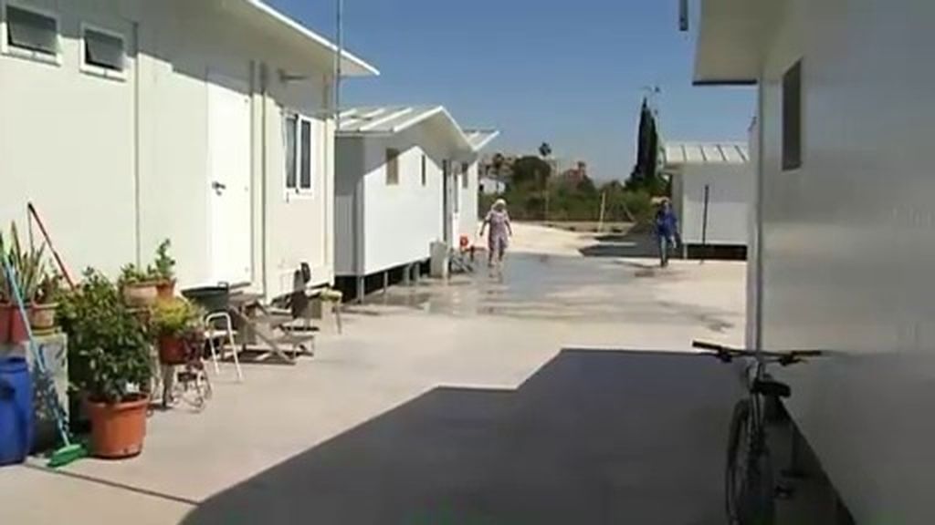 Cuatro años después del terremoto, varias familias de Lorca aún viven en barracones